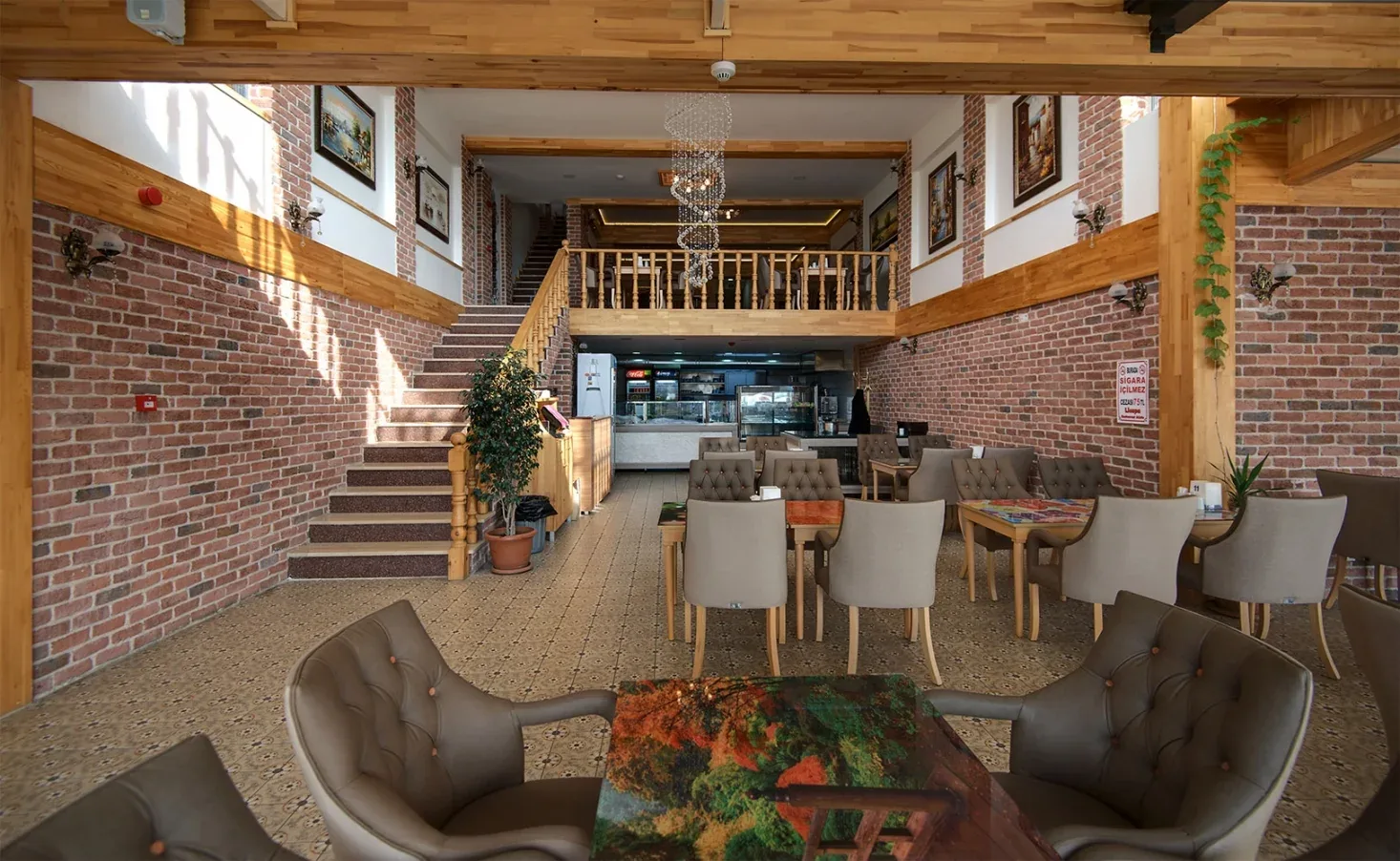 Endüstriyel Cafe Dekorasyonu için dekorasyon uygulaması