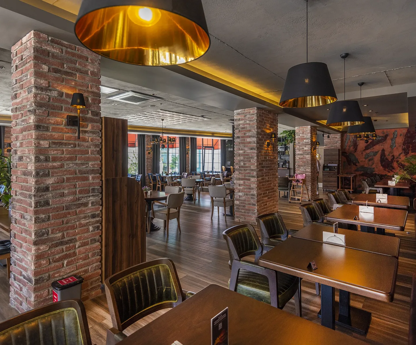 Endüstriyel Cafe Dekorasyonu için 1. farklı uygulama örneği
