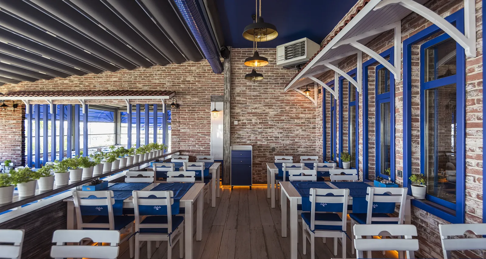 Endüstriyel Cafe Dekorasyonu için 2. farklı uygulama örneği