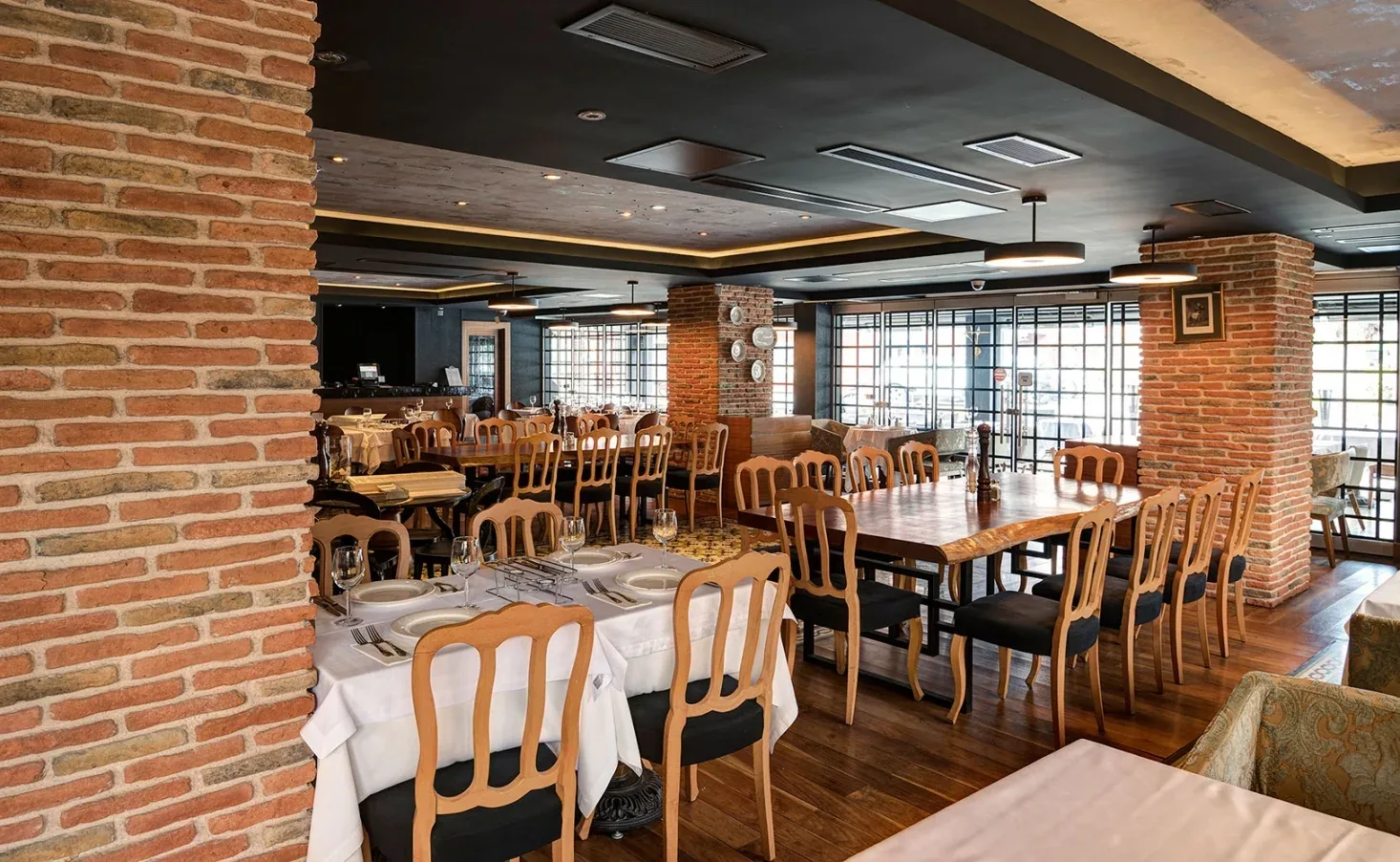 Küçük Cafe Dekorasyonu İçin Alan Kazandıran Fikirler için 2. farklı uygulama örneği